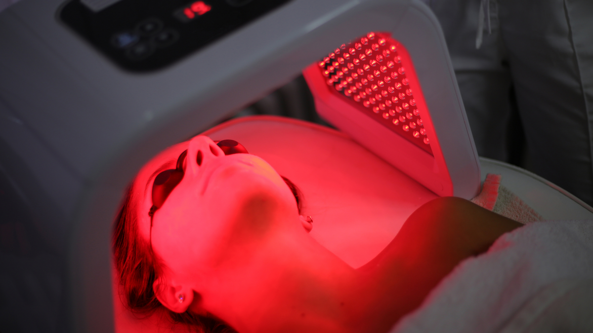 Red Light Therapy for Skin Care – QYRAL
